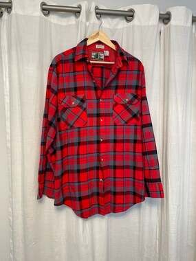 Vintage Northwest Territory Red and Grey Plaid Acrylic Flannel Shirt LT